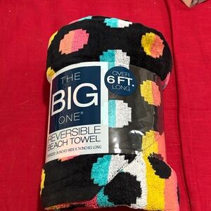 NWT THE BIG ONE REVERSIBLE BEACH TOWEL